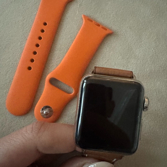Hermes Apple Watch Series 3 with Brown Leather Strap and Orange Band - Picture 4 of 5